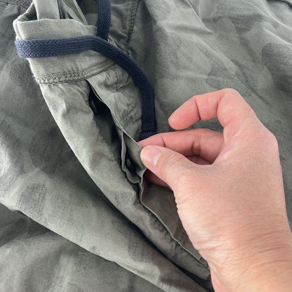 JAMES PERSE Men’s Camo Relaxed Cargo Pants Size 4/XL USED - Picture 13 of 17